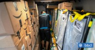 Revelan el plan de automatización de Amazon en EEUU que le evitaría contratar hasta 600 mil personas