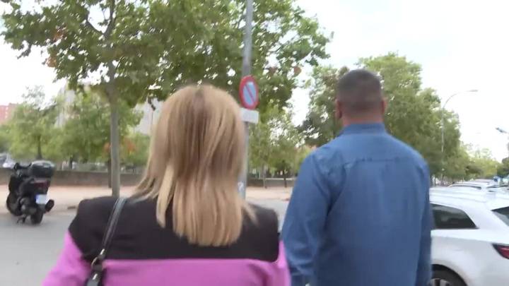 Belén Esteban, nerviosa, y Toño Sanchís, sonriente, cara a cara en los Juzgados