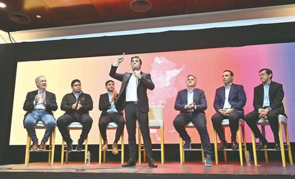 Torres encabezó en Puerto Madryn la segunda reunión de gobernadores de Provincias Unidas