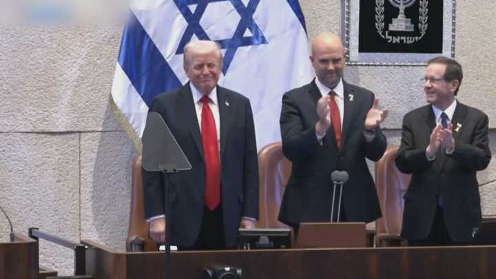 Donald Trump receives standing ovation at Israeli parliament