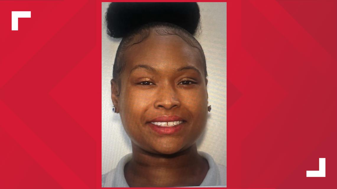 What warrants say about mom's kidnapping charges during supervised visit with her four children