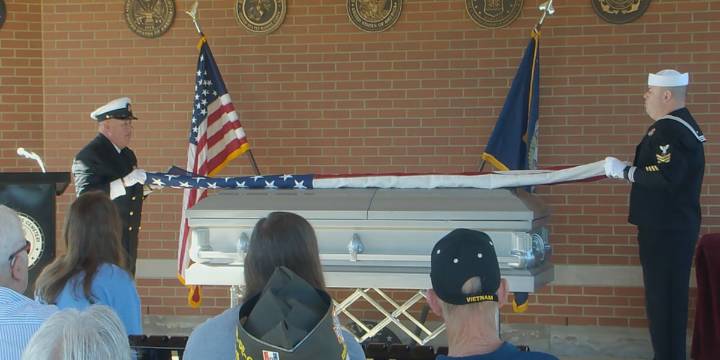 ‘You become a family:’ Dozens attend service for Louisville veteran without family