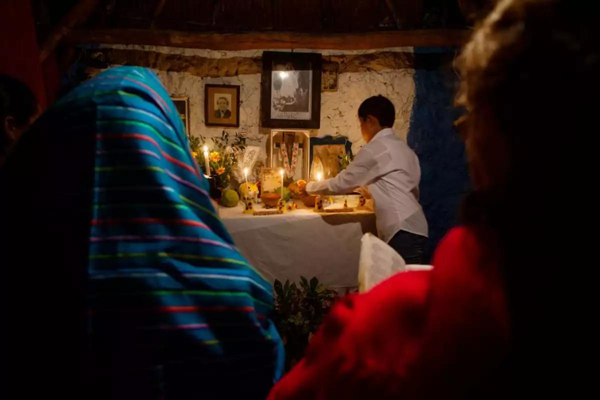 Entre velas, panes y juguetes, Yucatán recibe a las “ánimas chicas” en el inicio del Hanal Pixán
