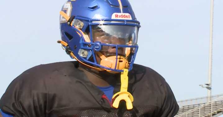 Oscar Smith's Andrews verbally commits to UVA