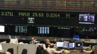 El mercado mantiene impaciencia por novedades en EEUU: bonos en dólares operan estables