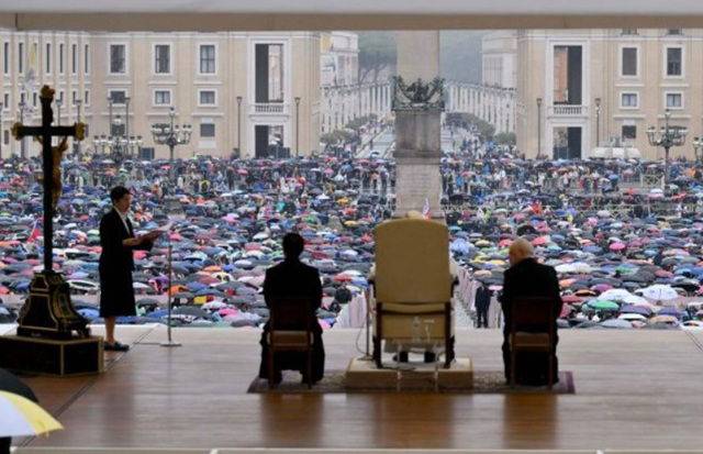 El Papa en la catequesis: El Resucitado infunde esperanza en el vacío de la tristeza