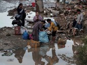 Aumentan a 60 decesos en Nepal por deslaves e inundaciones