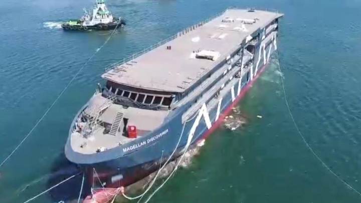 Hito en la ingeniería naval chilena: Realizan botadura y bautizo del primer crucero híbrido