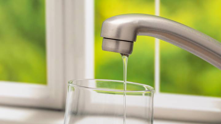 Home Renter Shares Affordable Solution To Upgrade Your Kitchen Sink