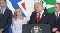 Trump llama "hermosa" a Georgia Meloni, la primera ministra de Italia