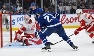 NHL roundup: Red Wings earn last-minute win over Leafs