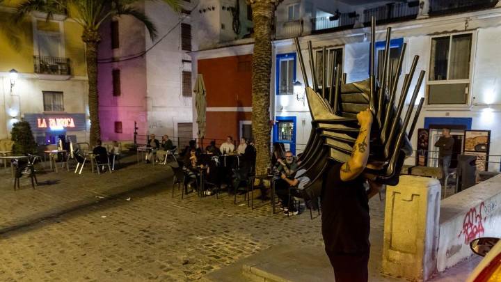 Primeras multas por las medidas contra el ocio nocturno en el Casco Antiguo de Alicante
