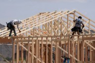 Aranceles de Trump a productos de madera y muebles entran en vigor