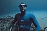 Freediver Set World Record by Holding His Breath for Almost 30 Minutes (Exclusive)