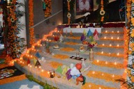 Ayuntamiento de San Luis Potosí celebra el Día de Muertos con altares tradicionales