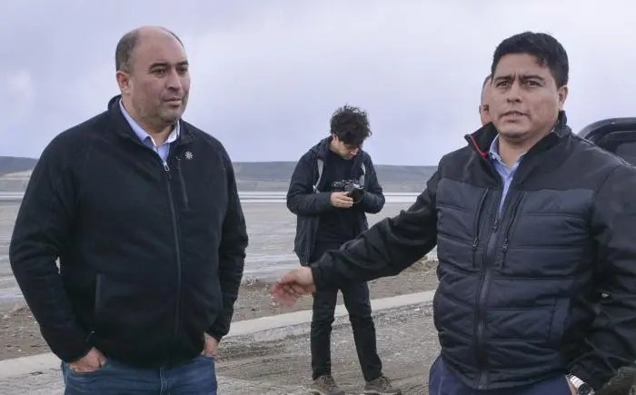 Claudio Vidal recorrió obras y destacó la recuperación de áreas petroleras en Santa Cruz