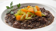 Lentejas con chorizo, calabaza y borraja: la receta de Arguiñano que te llenará de energía