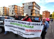 Manifestación en el Polígono para paralizar los desahucios en las viviendas sociales de Río Yedra: "Queremos pagar"