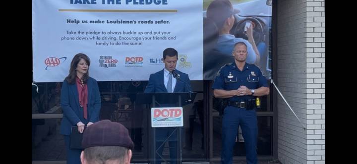 Louisiana drivers asked to put down phones, wear seatbelts to reduce crashes