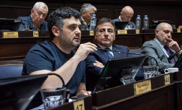 Luz y gas: el Senado aprobó un proyecto que prohíbe cortes en clubes, escuelas y hospitales