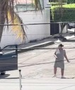 A PLENA LUZ DEL DÍA: Asaltan a mujer en céntrica supermanzana de Cancún