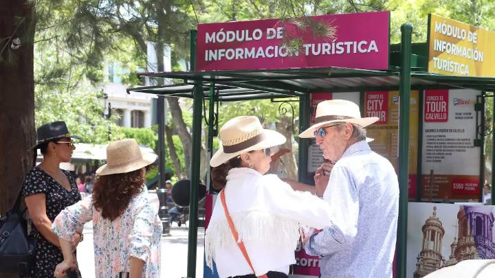 ¿Planeas visitar el Festival de Calaveras en Aguascalientes? Descubre cuánto gastar en gasolina, peajes y hospedaje