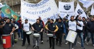 Aceiteros comienza una huelga nacional en reclamo de un aumento salarial