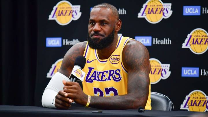 The four ways this NBA season could play out for LeBron and the Lakers