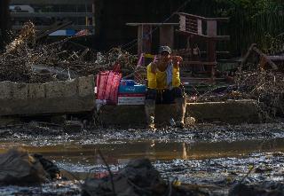 Damnificados por lluvias recibirán este miércoles el primer apoyo de 20 mil pesos