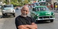 Leonardo Padura, con Infobae: “Vivir en Cuba entre necesidades, apagones diarios y falta de dinero, ¿no es una derrota?