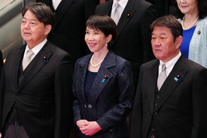 Takaichi, primera mujer que gobierna Japón, el país desarrollado con mayor brecha de género del mundo