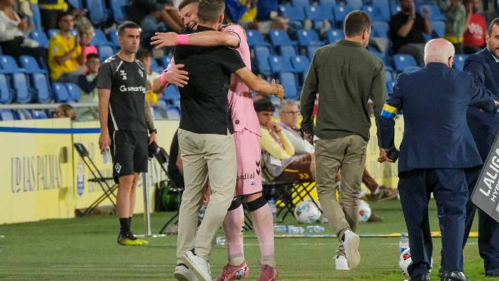 Flechazo y perdón de Lukovic con la afición de la UD Las Palmas