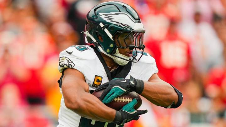 Week 8 NFL score predictions, best bets today: Expert reveals picks for each game