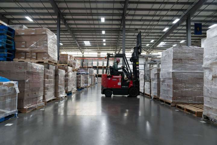 Miles de migrantes en EU quedan vulnerables a perder su empleo