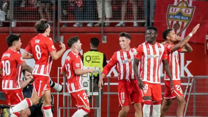 El Almería deja al Zaragoza colista y a Gabi contra las cuerdas