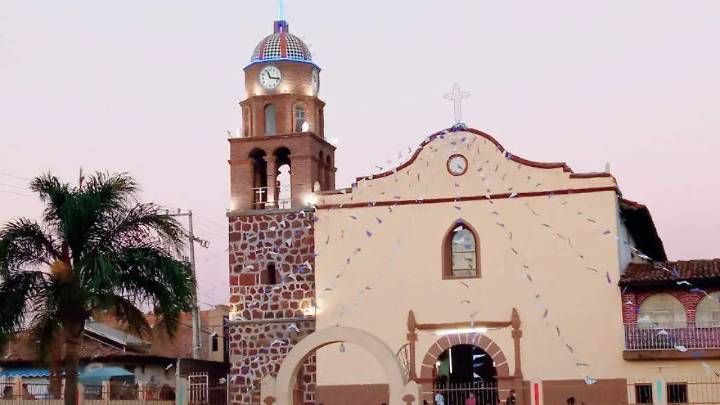 Ichán prohíbe el paso a “caravana del terror” y pide respeto a costumbres de la comunidad