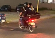 Infraccionan y detienen a elemento de policía de Piedras Negras por no usar casco