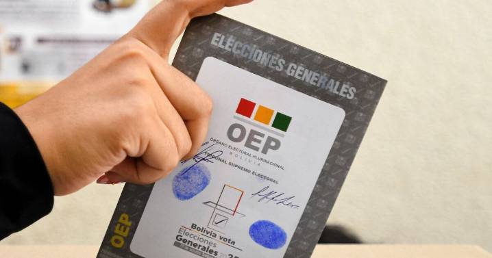 Bolivia elige entre dos candidatos de derecha a su próximo presidente