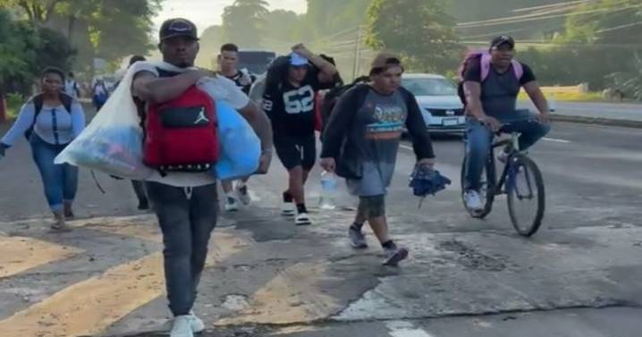 Nueva caravana migrante parte de Tapachula: Más de 500 avanzan rumbo a la CDMX