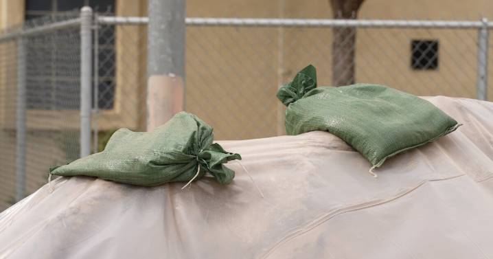Sand and sandbags available in Santa Maria