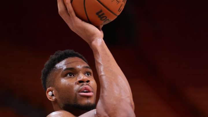 Giannis addresses trade rumor involving Knicks, reaffirms commitment to Bucks