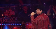 Alfredo Olivas interrumpe su concierto en Pachuca tras recibir un regalo del público: ¿Fue amenazado?