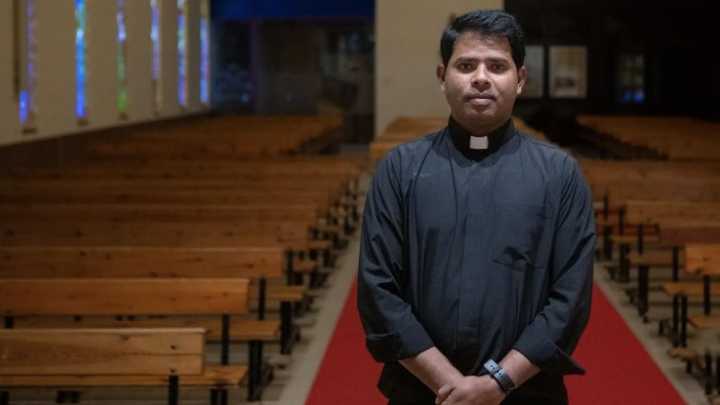 Sanjib Bishoy, nuevo párroco de San Lorenzo: "Un sacerdote rezó sobre mi papá y mi papá se curó”