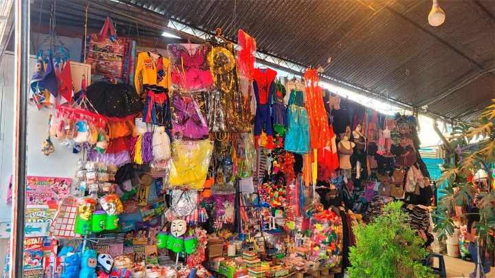 El mercado Santa Clara registra alza en ventas por Halloween y Día de la Canción Criolla
