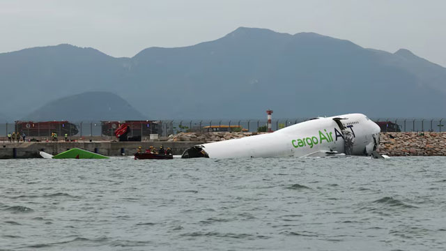 Dubai-bound cargo plane skids into sea at Hong Kong Airport, two dead