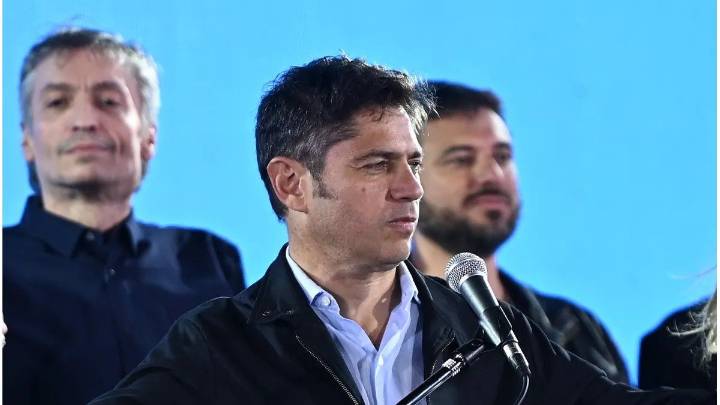 Máximo Kirchner mostró su incomodidad durante el discurso de Kicillof