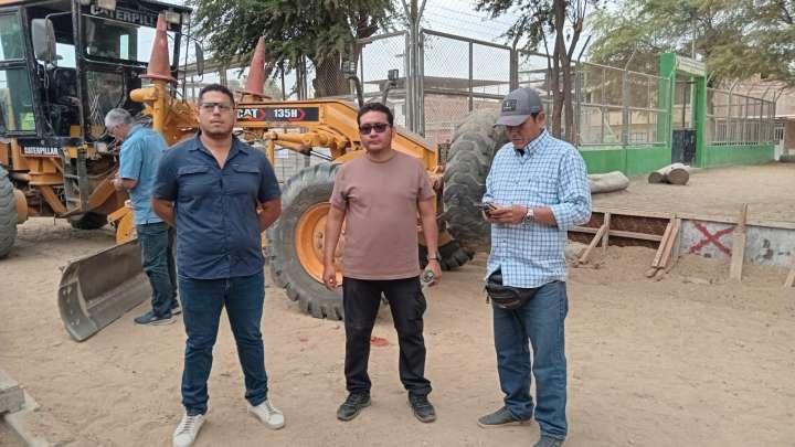 Piura: Proveedores protestan por falta de pago en obra de pistas y veredas en Veintiséis de Octubre