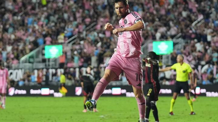Lionel Messi and Inter Miami complete new contract. He'll remain with the club at least into 2026