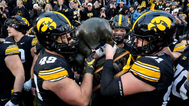 Leistikow: Minnesota rout allows Hawkeyes to dream big for November