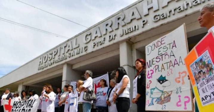 Milei postergó la aplicación de la leyes de financiamiento universitario y pediátrico